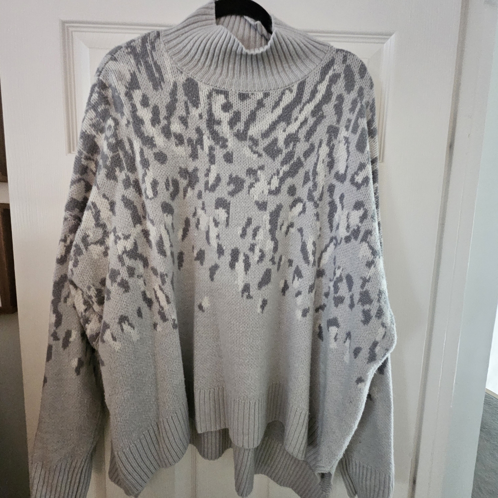 Cozy Gray Patterned Women's Sweater